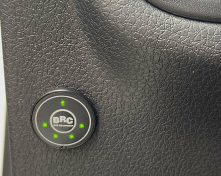 Белый Рено Логан, объемом двигателя 1 л и пробегом 157 тыс. км за 6600 $, фото 16 на Automoto.ua