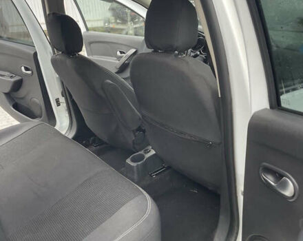 Белый Рено Логан, объемом двигателя 1.5 л и пробегом 153 тыс. км за 10828 $, фото 13 на Automoto.ua