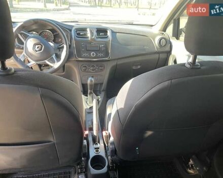 Рено Логан 2019 у Сумах на Automoto.ua Білий Рено Логан, об'ємом двигуна 1 л та пробігом 198 тис. км за 5500 $, фото 1 на Automoto.ua