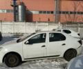 Белый Рено Логан, объемом двигателя 1 л и пробегом 164 тыс. км за 3200 $, фото 3 на Automoto.ua