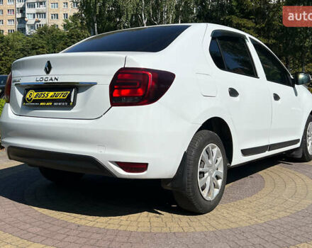 Белый Рено Логан, объемом двигателя 1 л и пробегом 64 тыс. км за 7999 $, фото 6 на Automoto.ua
