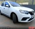 Белый Рено Логан, объемом двигателя 1 л и пробегом 130 тыс. км за 5799 $, фото 1 на Automoto.ua