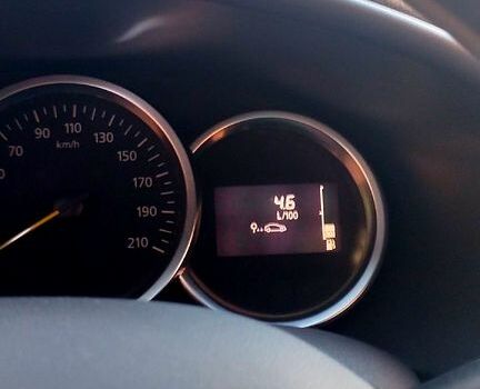 Белый Рено Логан, объемом двигателя 1.5 л и пробегом 140 тыс. км за 6700 $, фото 8 на Automoto.ua