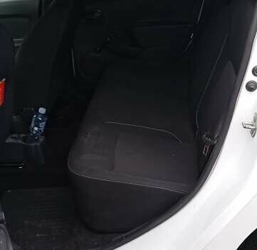 Белый Рено Логан, объемом двигателя 1.46 л и пробегом 166 тыс. км за 7000 $, фото 5 на Automoto.ua