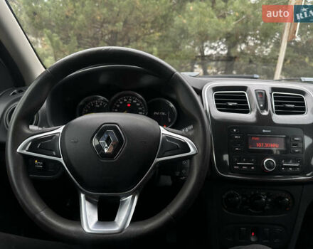 Белый Рено Логан, объемом двигателя 1 л и пробегом 242 тыс. км за 4500 $, фото 12 на Automoto.ua