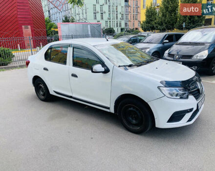 Белый Рено Логан, объемом двигателя 1 л и пробегом 150 тыс. км за 4100 $, фото 1 на Automoto.ua