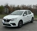 Белый Рено Логан, объемом двигателя 1 л и пробегом 242 тыс. км за 4500 $, фото 1 на Automoto.ua