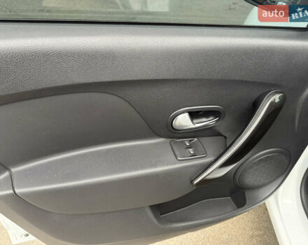 Белый Рено Логан, объемом двигателя 0.9 л и пробегом 41 тыс. км за 9300 $, фото 14 на Automoto.ua