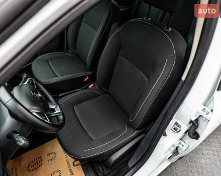 Білий Рено Логан, об'ємом двигуна 1.5 л та пробігом 173 тис. км за 8720 $, фото 8 на Automoto.ua