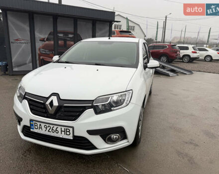 Белый Рено Логан, объемом двигателя 0.9 л и пробегом 41 тыс. км за 9300 $, фото 1 на Automoto.ua