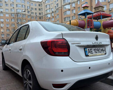 Белый Рено Логан, объемом двигателя 0.9 л и пробегом 88 тыс. км за 10500 $, фото 5 на Automoto.ua