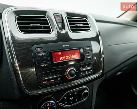 Білий Рено Логан, об'ємом двигуна 1.5 л та пробігом 173 тис. км за 8720 $, фото 13 на Automoto.ua