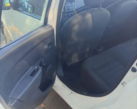 Белый Рено Логан, объемом двигателя 1 л и пробегом 282 тыс. км за 3750 $, фото 7 на Automoto.ua