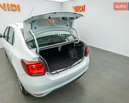 Білий Рено Логан, об'ємом двигуна 1.5 л та пробігом 173 тис. км за 8720 $, фото 6 на Automoto.ua