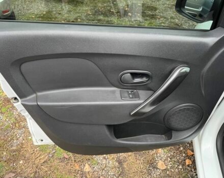 Білий Рено Логан, об'ємом двигуна 1 л та пробігом 150 тис. км за 5500 $, фото 7 на Automoto.ua