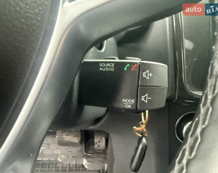 Белый Рено Логан, объемом двигателя 0.9 л и пробегом 41 тыс. км за 9300 $, фото 20 на Automoto.ua