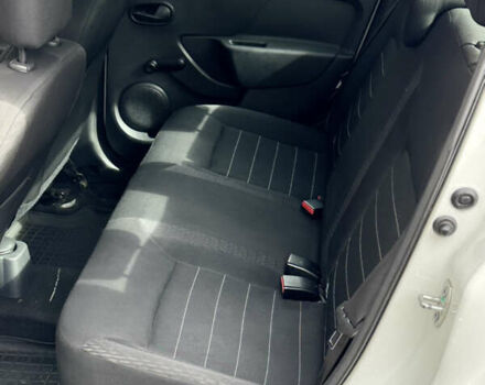 Белый Рено Логан, объемом двигателя 1 л и пробегом 220 тыс. км за 5850 $, фото 10 на Automoto.ua