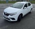 Белый Рено Логан, объемом двигателя 1 л и пробегом 27 тыс. км за 7500 $, фото 1 на Automoto.ua