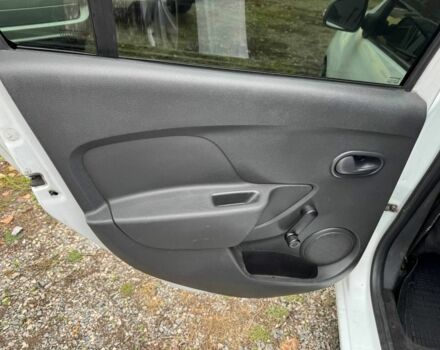 Білий Рено Логан, об'ємом двигуна 1 л та пробігом 150 тис. км за 5500 $, фото 8 на Automoto.ua