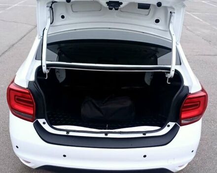 Белый Рено Логан, объемом двигателя 1.5 л и пробегом 150 тыс. км за 9150 $, фото 32 на Automoto.ua