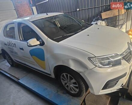 Белый Рено Логан, объемом двигателя 1 л и пробегом 331 тыс. км за 3200 $, фото 5 на Automoto.ua