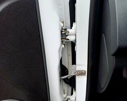 Белый Рено Логан, объемом двигателя 1.5 л и пробегом 150 тыс. км за 9150 $, фото 54 на Automoto.ua