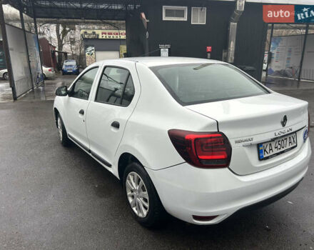 Белый Рено Логан, объемом двигателя 1 л и пробегом 275 тыс. км за 6800 $, фото 4 на Automoto.ua