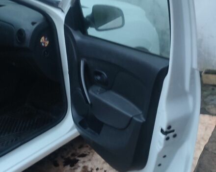 Белый Рено Логан, объемом двигателя 1 л и пробегом 213 тыс. км за 4500 $, фото 6 на Automoto.ua