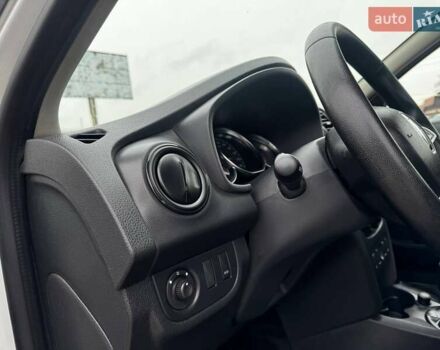 Білий Рено Логан, об'ємом двигуна 1.46 л та пробігом 97 тис. км за 7450 $, фото 27 на Automoto.ua