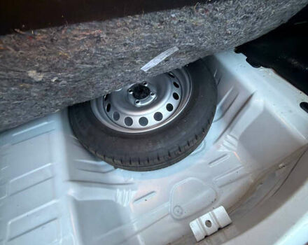 Белый Рено Логан, объемом двигателя 0.9 л и пробегом 88 тыс. км за 10500 $, фото 13 на Automoto.ua