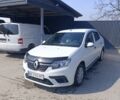 Белый Рено Логан, объемом двигателя 1.5 л и пробегом 170 тыс. км за 6750 $, фото 1 на Automoto.ua