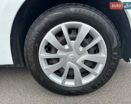 Білий Рено Логан, об'ємом двигуна 0.9 л та пробігом 82 тис. км за 9500 $, фото 12 на Automoto.ua