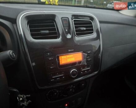 Білий Рено Логан, об'ємом двигуна 1 л та пробігом 13 тис. км за 8600 $, фото 6 на Automoto.ua