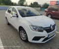 Белый Рено Логан, объемом двигателя 1 л и пробегом 105 тыс. км за 6900 $, фото 1 на Automoto.ua