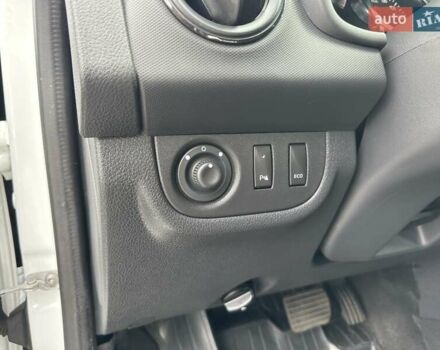 Білий Рено Логан, об'ємом двигуна 0.9 л та пробігом 82 тис. км за 9500 $, фото 14 на Automoto.ua