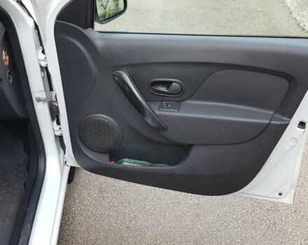 Белый Рено Логан, объемом двигателя 1.46 л и пробегом 180 тыс. км за 8450 $, фото 15 на Automoto.ua