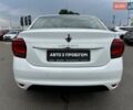 Белый Рено Логан, объемом двигателя 0.9 л и пробегом 82 тыс. км за 9900 $, фото 5 на Automoto.ua