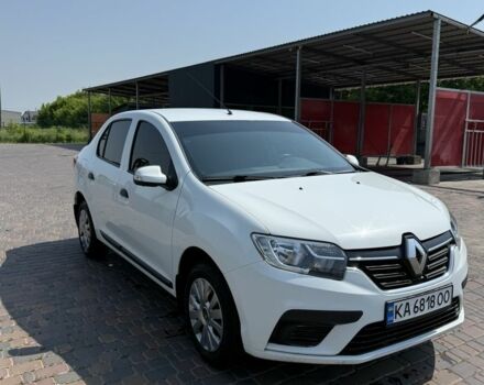 Белый Рено Логан, объемом двигателя 1.5 л и пробегом 140 тыс. км за 9000 $, фото 1 на Automoto.ua