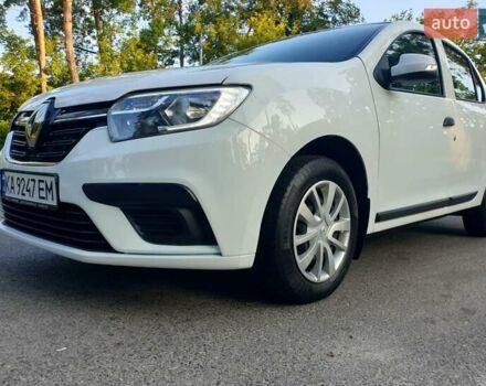 Белый Рено Логан, объемом двигателя 1 л и пробегом 52 тыс. км за 8500 $, фото 1 на Automoto.ua