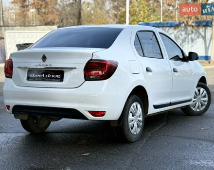 Белый Рено Логан, объемом двигателя 1.5 л и пробегом 143 тыс. км за 7999 $, фото 3 на Automoto.ua