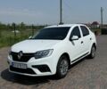 Белый Рено Логан, объемом двигателя 1.5 л и пробегом 140 тыс. км за 9000 $, фото 1 на Automoto.ua