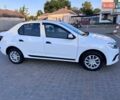 Белый Рено Логан, объемом двигателя 1 л и пробегом 105 тыс. км за 6900 $, фото 3 на Automoto.ua