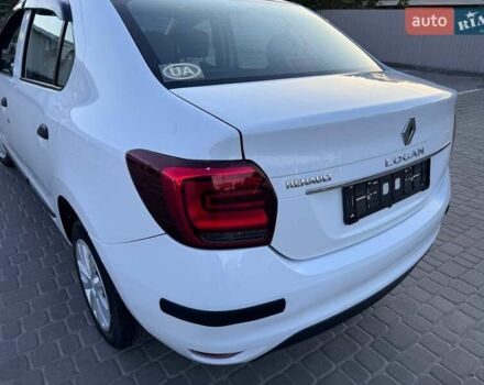 Белый Рено Логан, объемом двигателя 1 л и пробегом 105 тыс. км за 6900 $, фото 47 на Automoto.ua