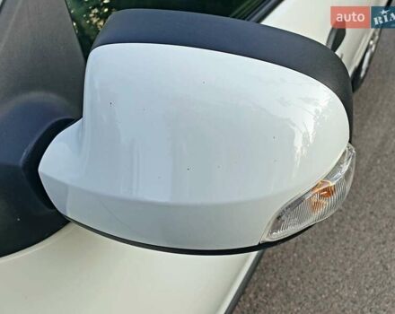Белый Рено Логан, объемом двигателя 1 л и пробегом 52 тыс. км за 8500 $, фото 33 на Automoto.ua