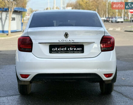 Белый Рено Логан, объемом двигателя 1.5 л и пробегом 143 тыс. км за 7999 $, фото 4 на Automoto.ua