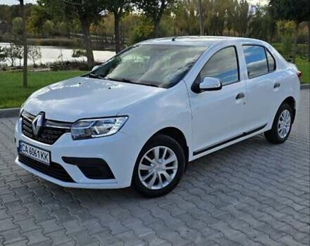 Белый Рено Логан, объемом двигателя 1 л и пробегом 107 тыс. км за 8200 $, фото 3 на Automoto.ua