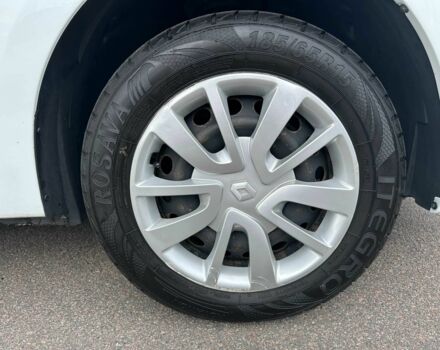 Белый Рено Логан, объемом двигателя 0.9 л и пробегом 82 тыс. км за 9500 $, фото 12 на Automoto.ua