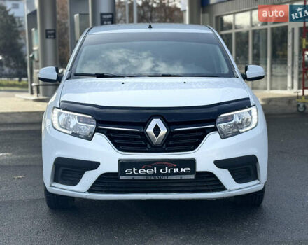Белый Рено Логан, объемом двигателя 1.5 л и пробегом 143 тыс. км за 7999 $, фото 1 на Automoto.ua