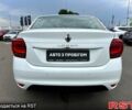 Белый Рено Логан, объемом двигателя 0.9 л и пробегом 82 тыс. км за 9914 $, фото 3 на Automoto.ua