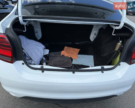 Білий Рено Логан, об'ємом двигуна 1.46 л та пробігом 72 тис. км за 9800 $, фото 8 на Automoto.ua